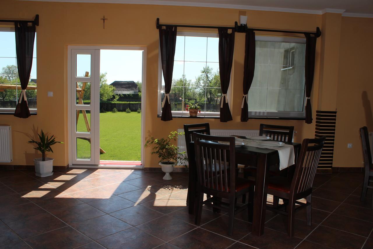 Gyongyvirag Panzio Bed & Breakfast Turia Eksteriør bilde