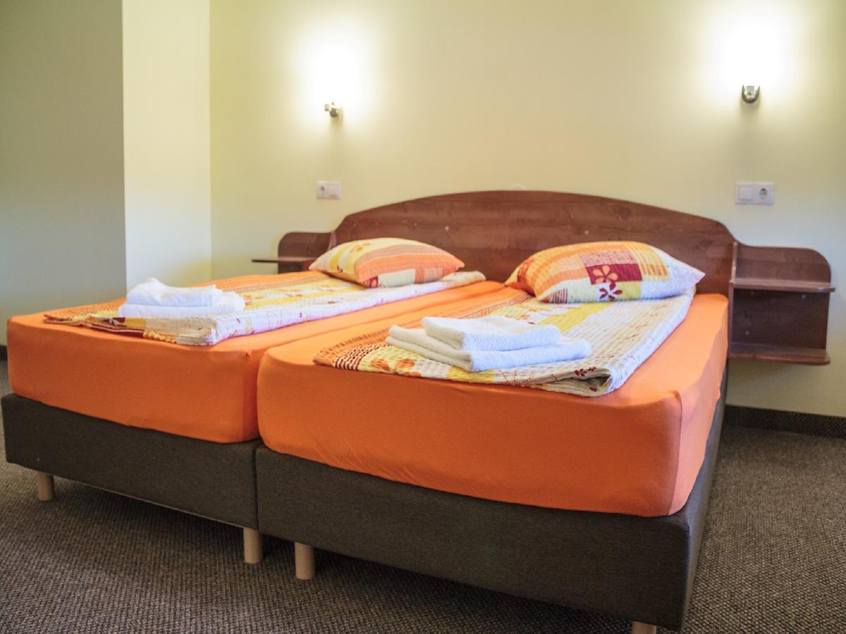 Gyongyvirag Panzio Bed & Breakfast Turia Eksteriør bilde